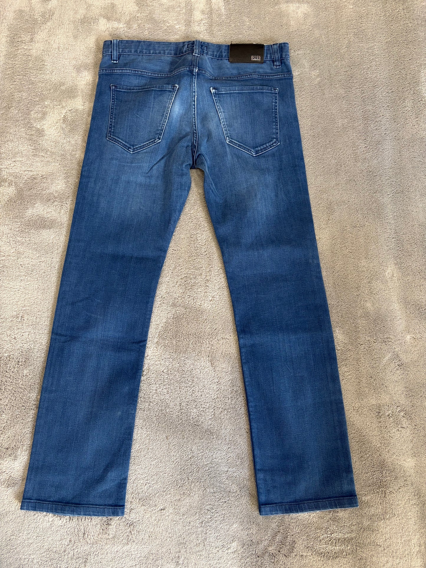 Jeans BOSS Hugo Boss Regular Fit - Lavaggio Blu Medio Stretch - W32 L34 (Taglia M)