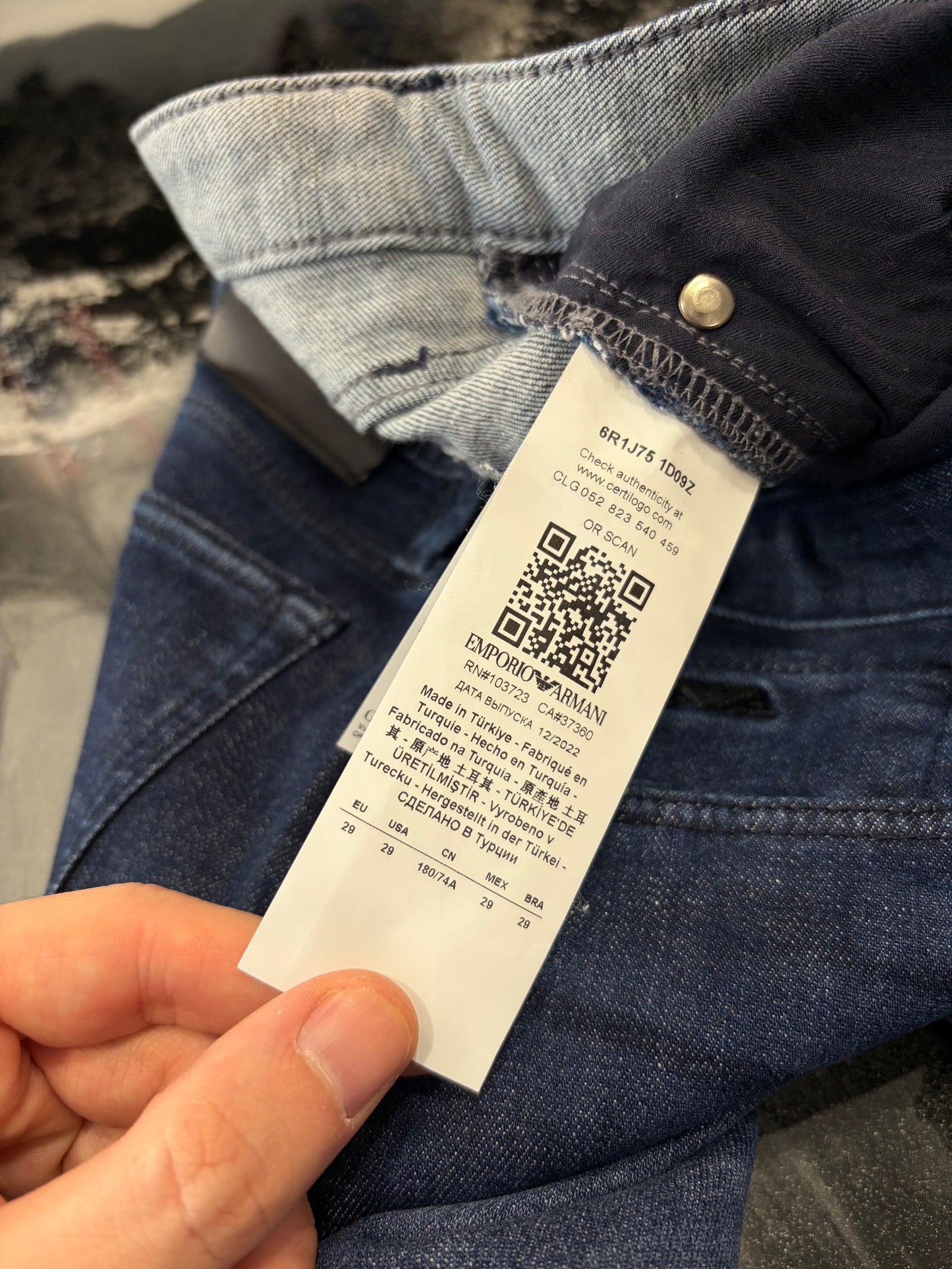 Jeans Emporio Armani Uomo Slim Fit - Lavaggio Blu Scuro Intenso - W29